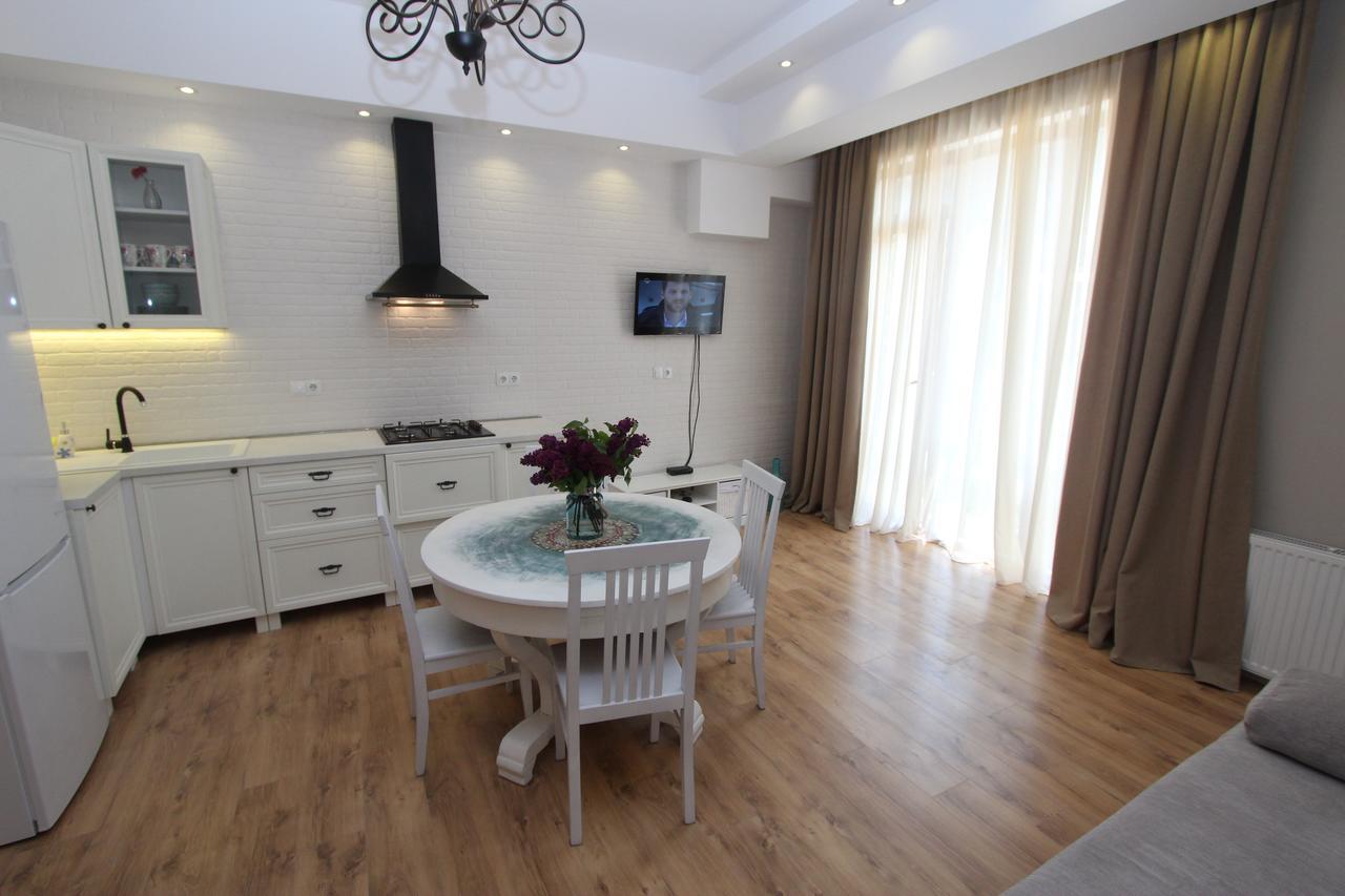 New Apartment In Old 第比利斯 外观 照片